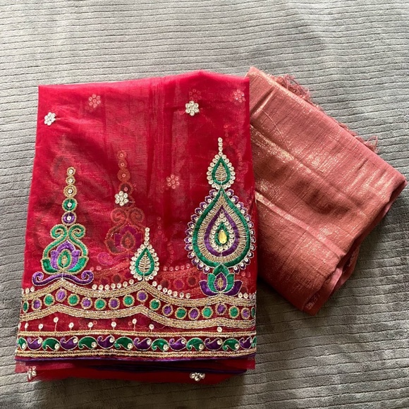 Red Net Saree - Picture 3 of 6